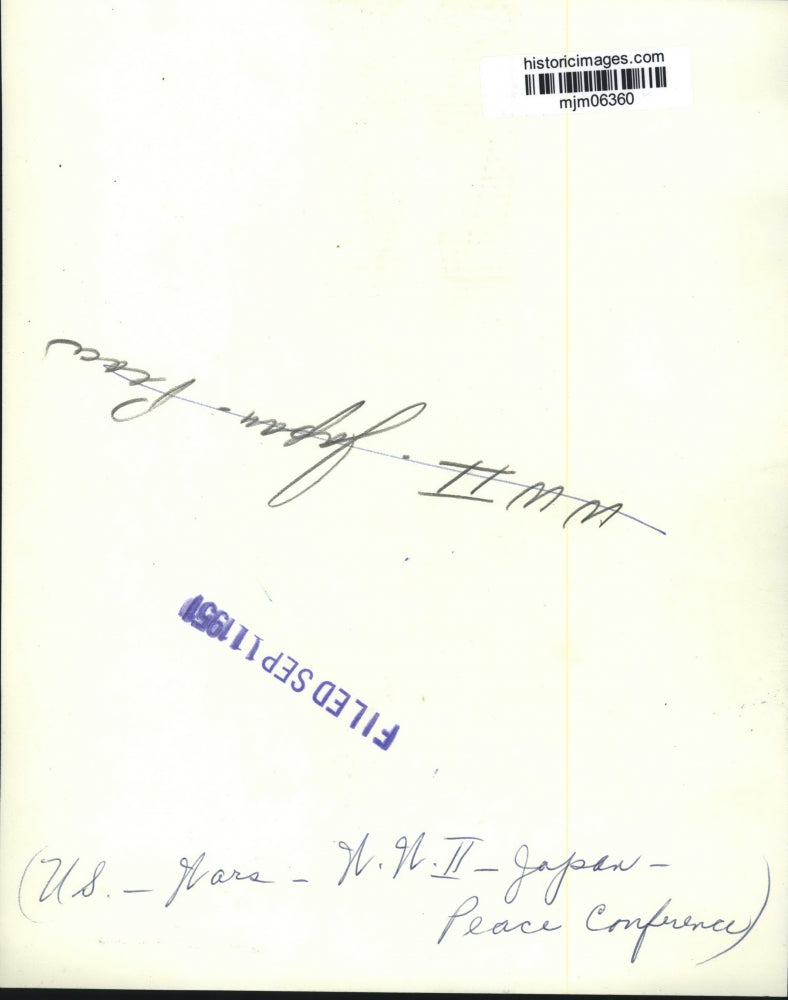 1951 Press Photo Mexico Ambassador to US signs Treaty of Peace, San Francisco