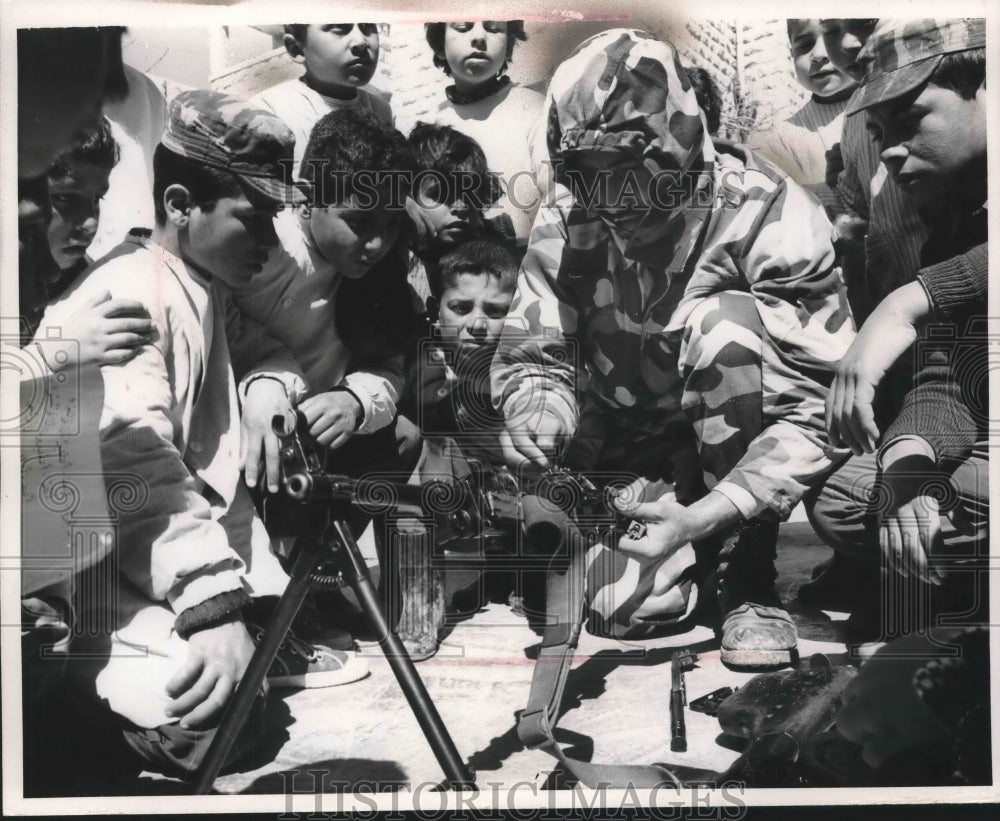 1970 Press Photo Children of Commandos Killed in Battle, with Guerrilla