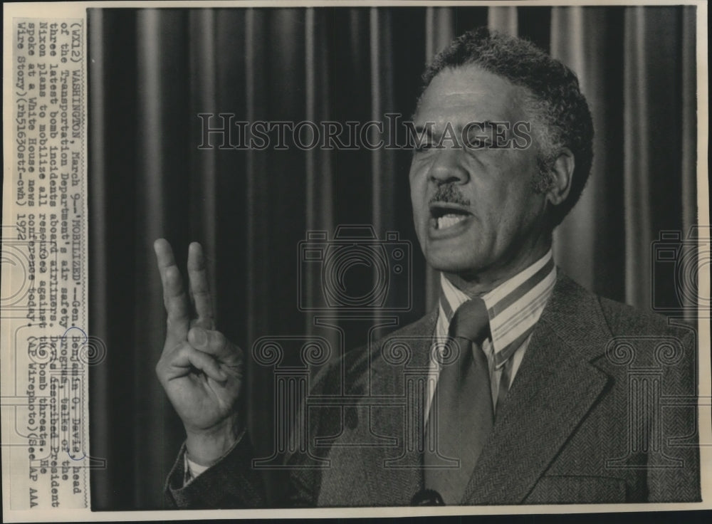 1972 Press Photo General Benjamin O. Davis, Transportation Department