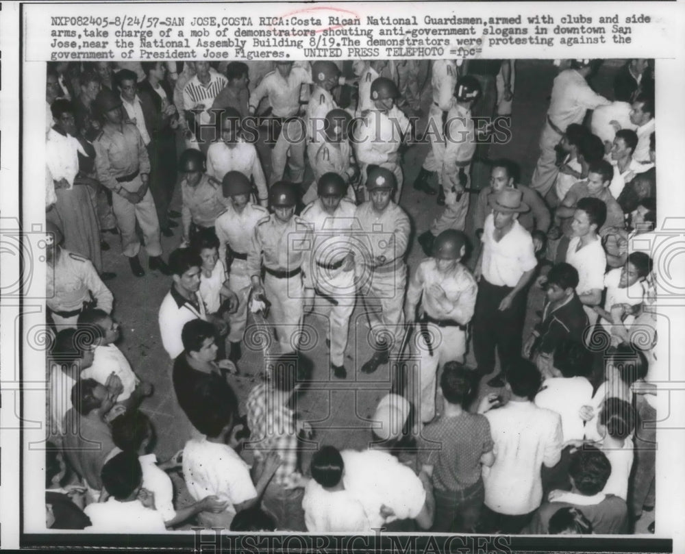 1957 Press Photo Costa Rican National Guardsmen, Anti-Government Demonstrators