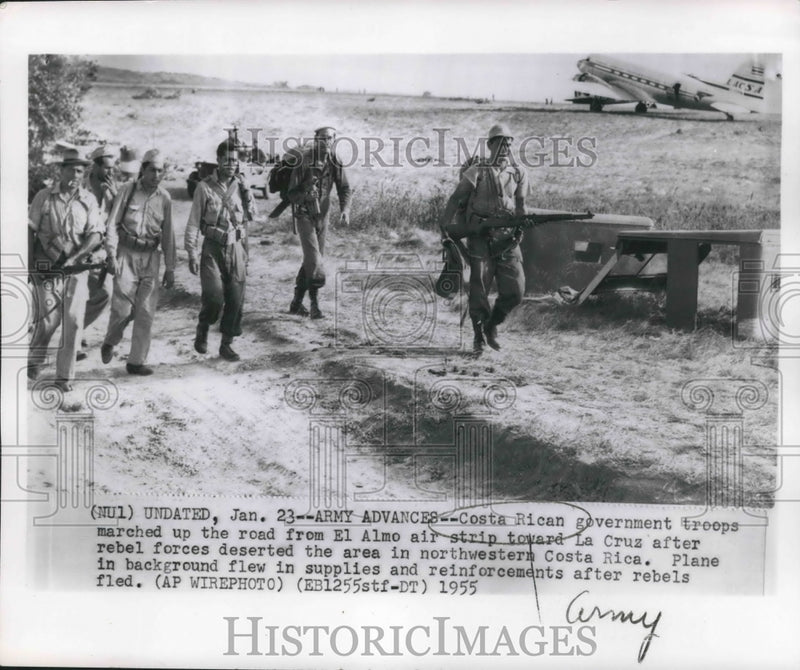 Load image into Gallery viewer, 1955 Press Photo Government Troops Near El Almo Air Strip, Costa Rica
