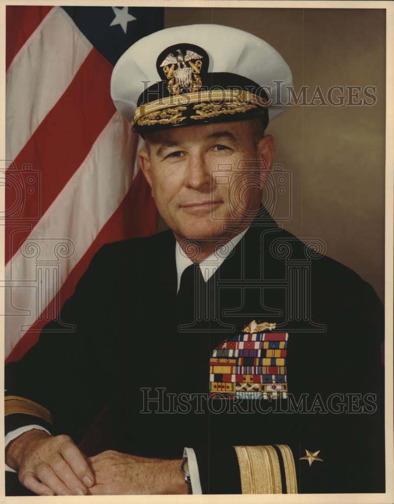Load image into Gallery viewer, 1978 Press Photo Rear Admiral Roy Hoffman, Port Director in Milwaukee
