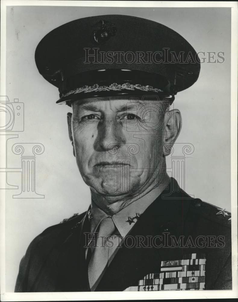 1975 Press Photo Major General James R. Jones, Marine Corps Supply Activity