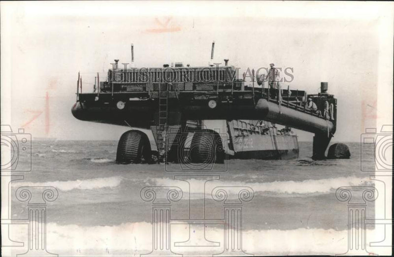 Load image into Gallery viewer, 1956 Press Photo US Navy's New Retriever Craft Tested at Longview, Texas
