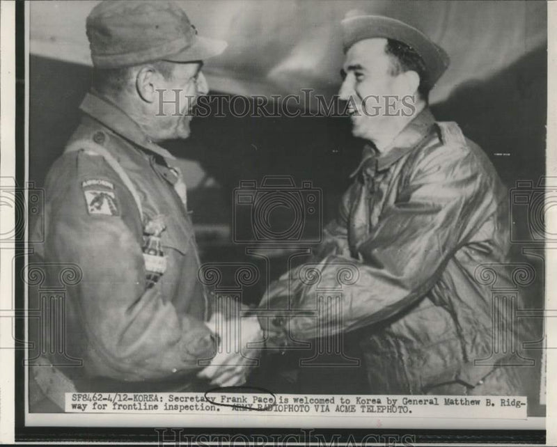 Load image into Gallery viewer, 1951 Press Photo Matthew B. Ridgeway welcomes Frank Pace to Korea - mjm08425
