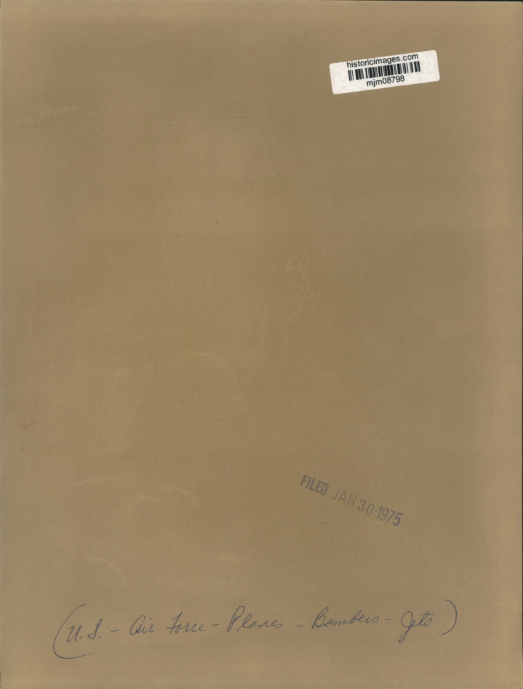 1974 Press Photo US Air Force new B-1 bomber undergoes flight tests on runway