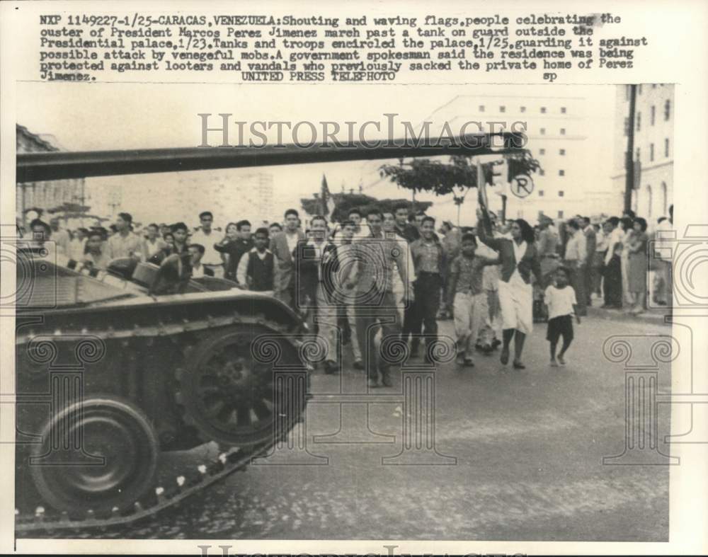 1958 Press Photo Venezuelans celebrating ouster of Jimenez in Caracas,