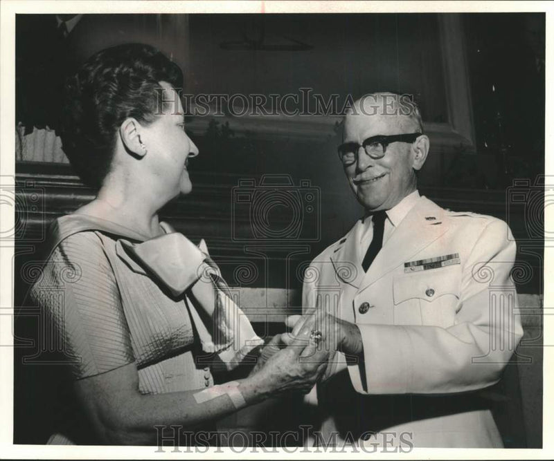 Load image into Gallery viewer, 1960 Press Photo Roy Farrand and wife at St. Johns military academy, Wisconsin
