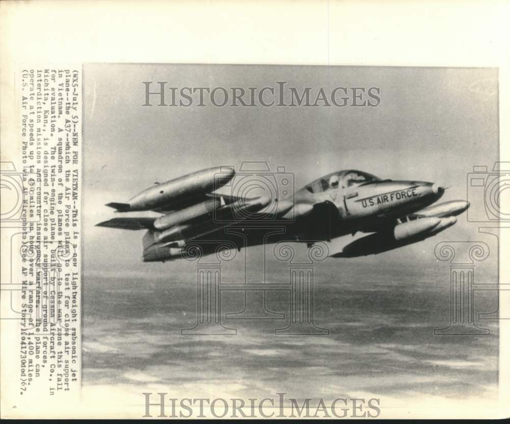 1967 Press Photo USAF Cessna A-37 Dragonfly Close Air Support Plane in Flight