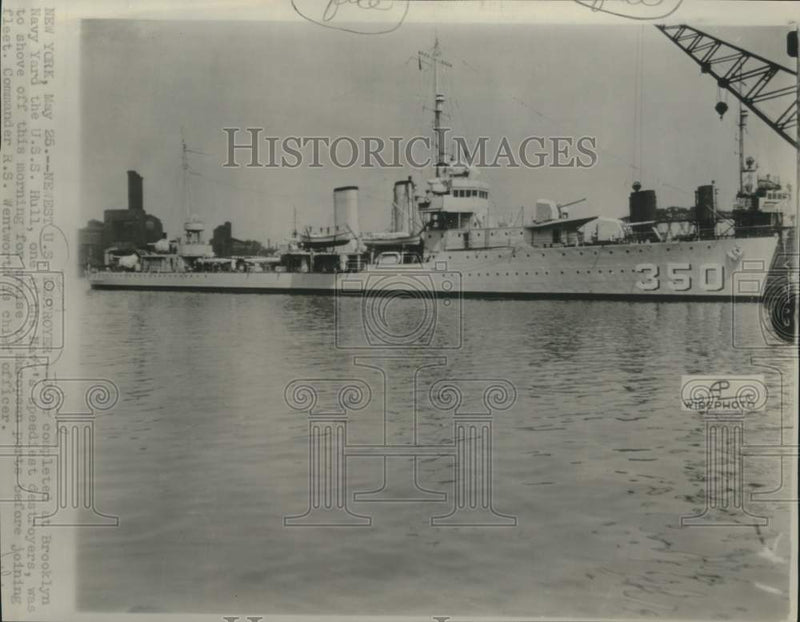 Load image into Gallery viewer, 1935 Press Photo U.S.S. Hull Launched at Brooklyn Navy Yard - mjm09728
