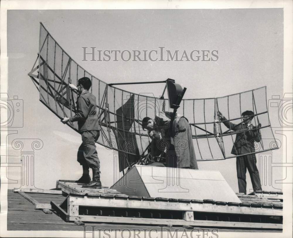 1955 Press Photo C.A. Mathew Trains Japanese Air Self Defense Forces Students