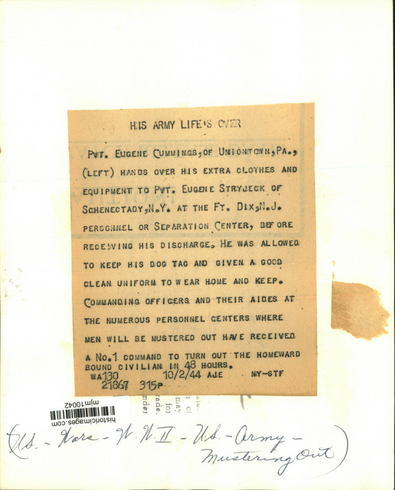 1944 Press Photo Privates Eugene Cumming, Eugene Stryjeck, Fort Dix, New Jersey
