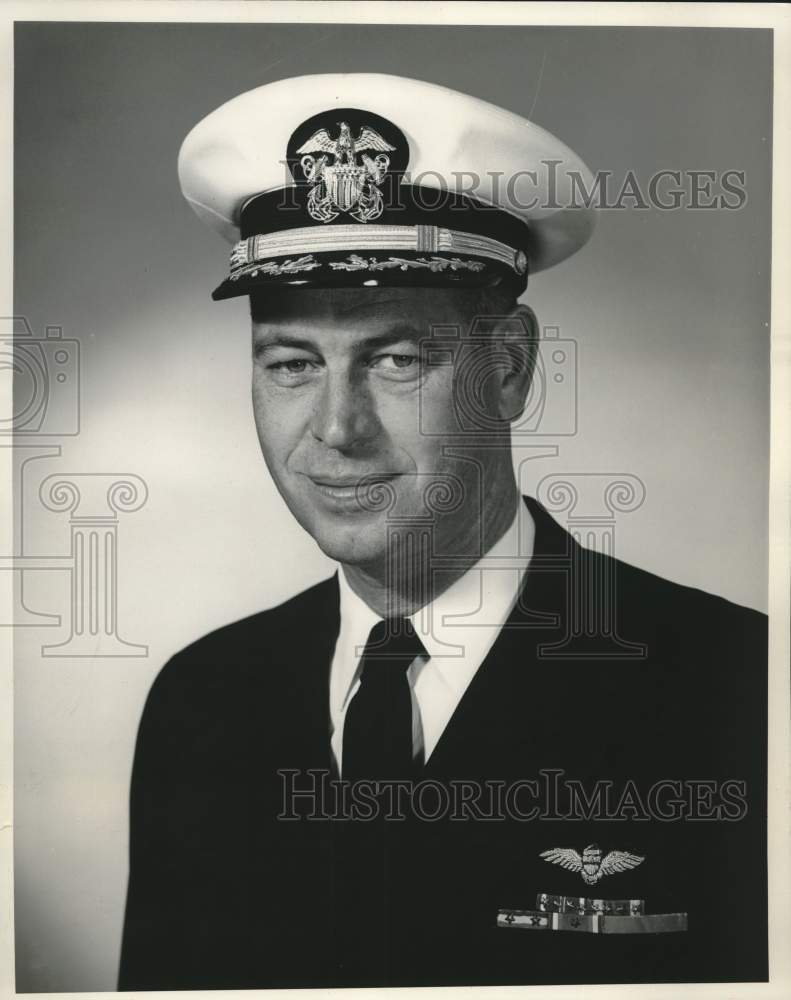 1960 Press Photo Capt James S. Gray, Jr, USN, Commanding Officer USS Coral Sea