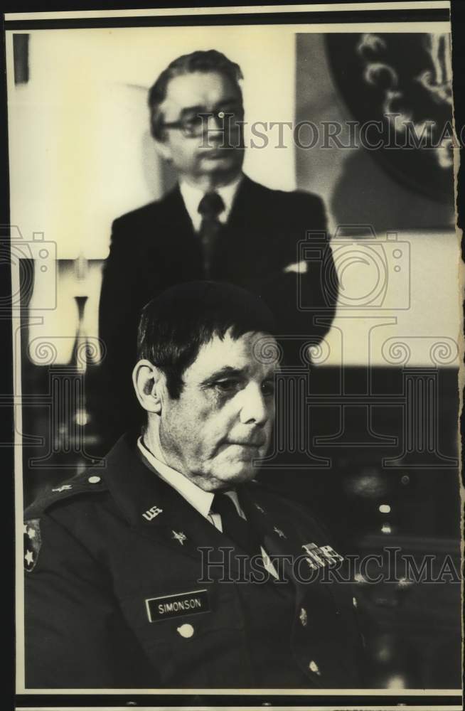 Load image into Gallery viewer, 1977 Press Photo Adjunct Gen Hugh Simonson and Gov Lucy in Madison, Wisconsin
