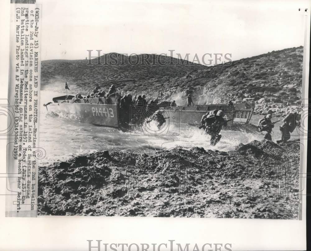 1958 Press Photo USMC 2nd Battalion 2nd Div Land in Lebanon on Beach Near Beirut- Historic Images