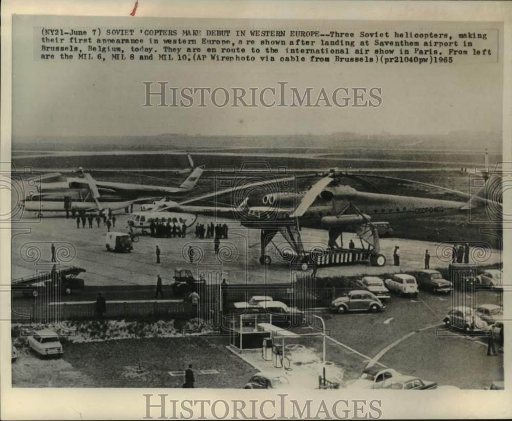 1965 Press Photo Soviet helicopters land in Belgium on way to Paris air show.