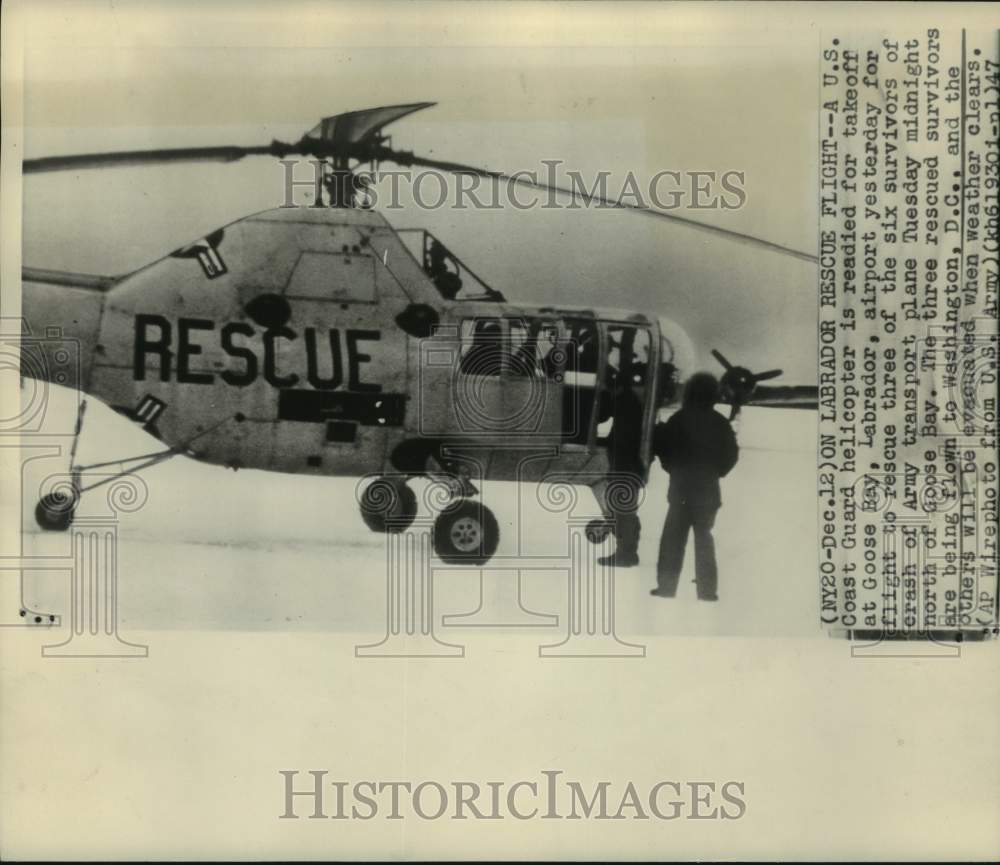 1947 Press Photo United States Coast Guard helicopter, Goose Bay, Labrador