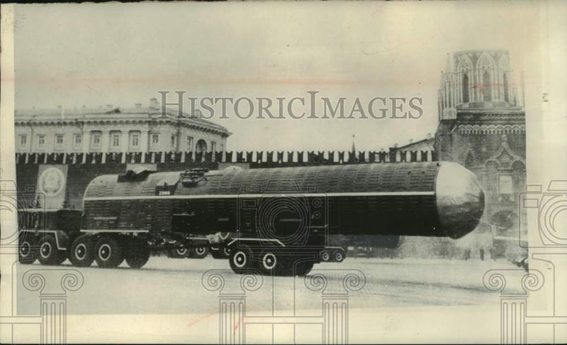 Load image into Gallery viewer, 1964 Press Photo Anti-missile rocket on Moscow's Red Square in celebration.
