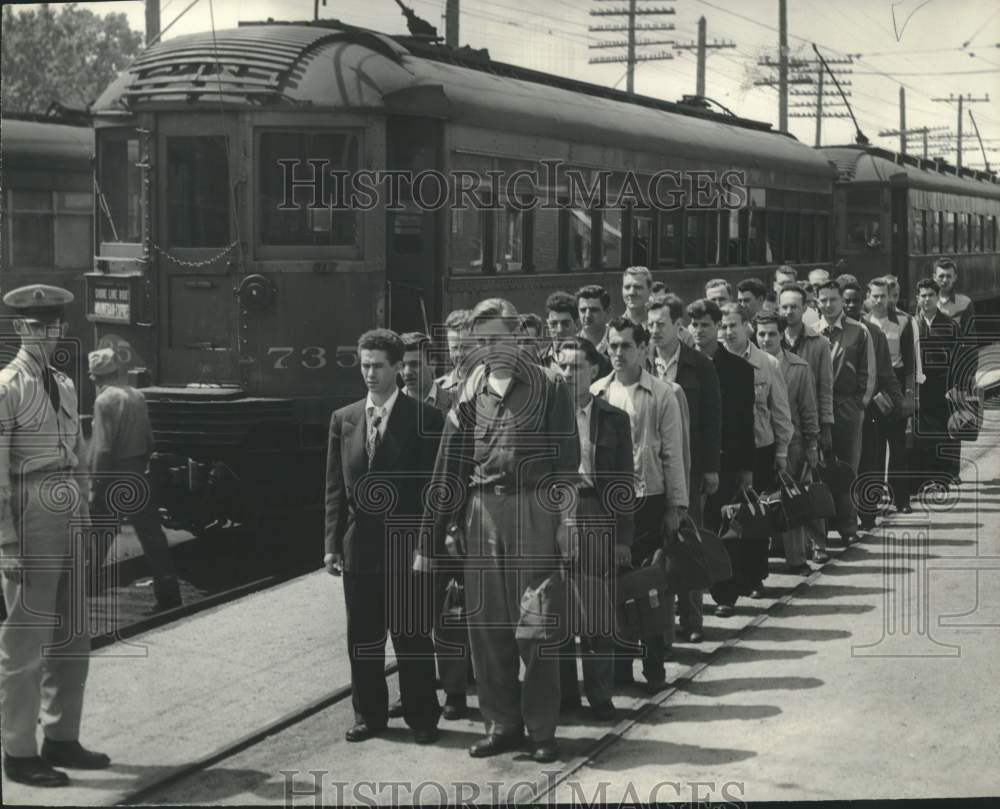 1951 Press Photo Reception Center at Fort Sheridan, Illinois. - mjm13600