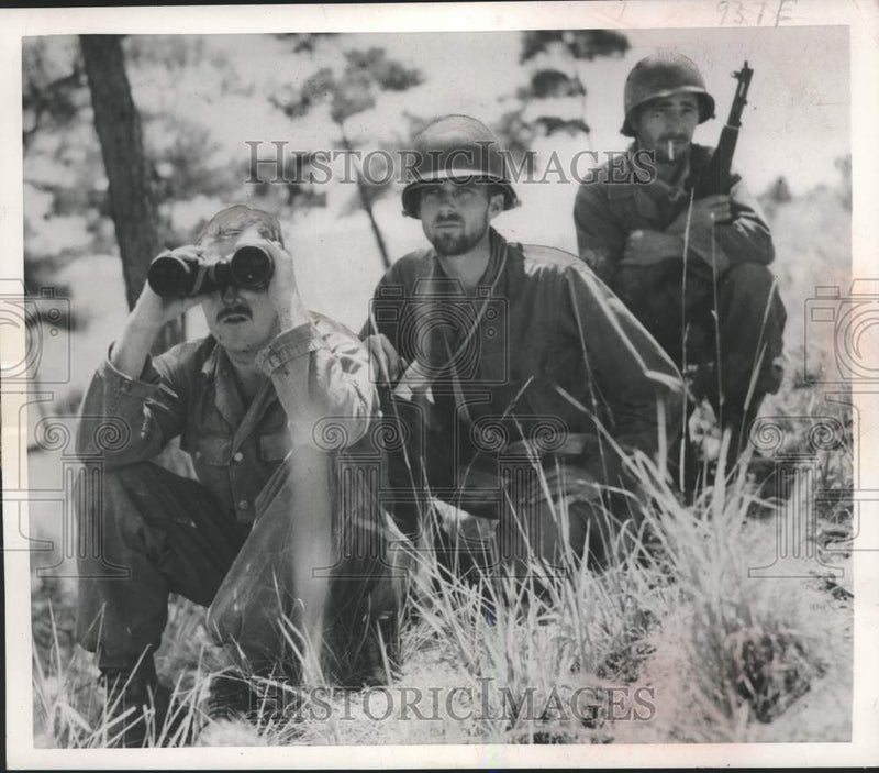 Load image into Gallery viewer, 1950 Press Photo US soldiers watch as patrol flushes out enemy in Waegwan Korea.
