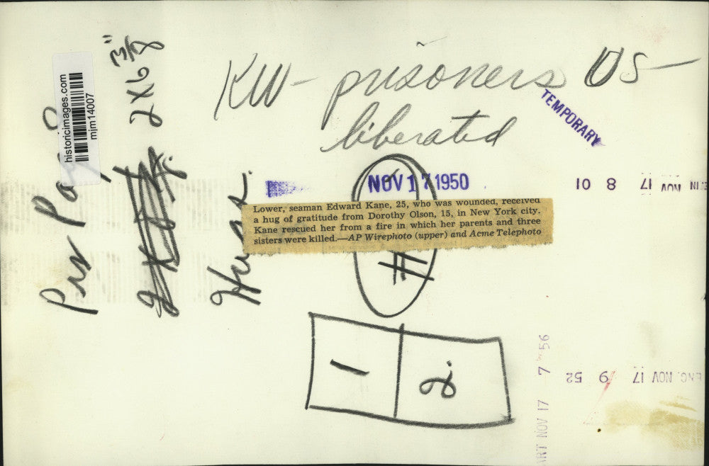 1950 Press Photo Seamen Edward Kane hugged by Dorothy Olson in New York City