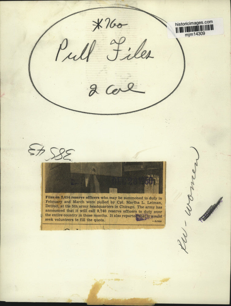 1950 Press Photo Corporal Martha L. Leiman Pulls Files of Reserve Officers