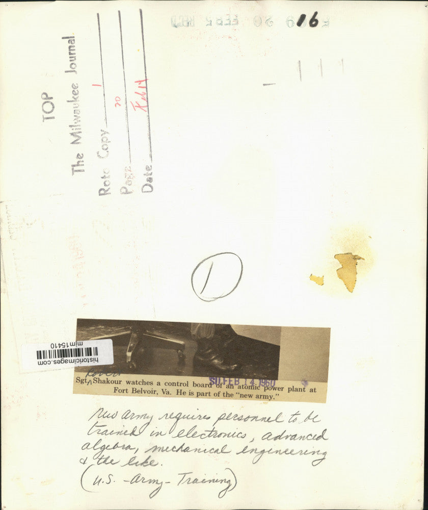 1960 Press Photo Sargent Shakour at atomic power plant at Fort Belvoir, Virginia