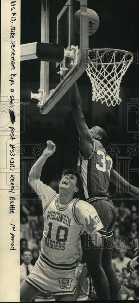 1985 Press Photo Mike Heineman shoots basketball against Kenny Battle- Historic Images