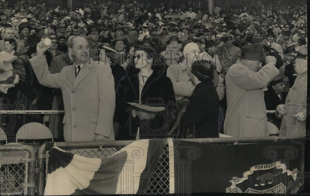 1956 Press Photo Wisconsin&#39;s Governor Kohler pitches at baseball game- Historic Images