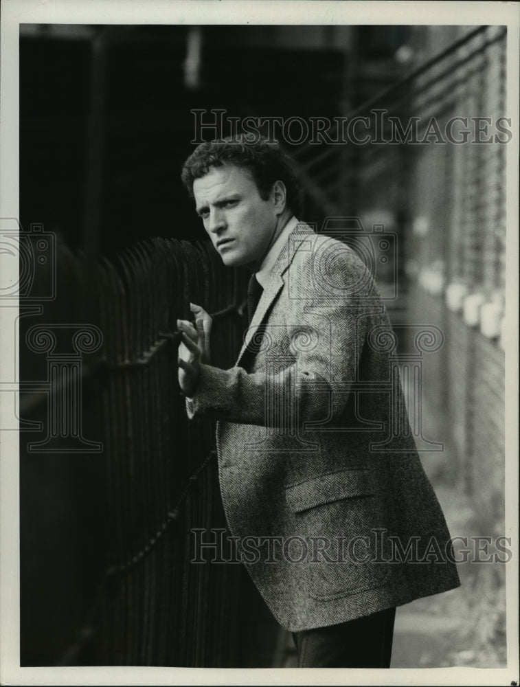 1981 Press Photo US Actor Kevin Dobson - mjp00003- Historic Images