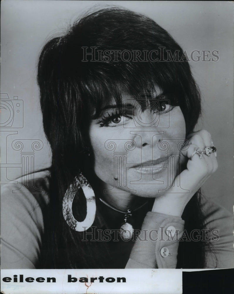 1971 Press Photo Singer Eileen Barton - mjp00114