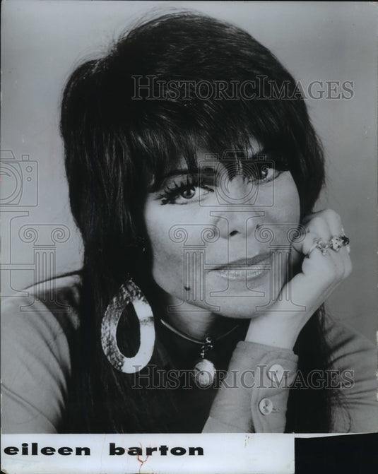 1971 Press Photo Singer Eileen Barton - mjp00114