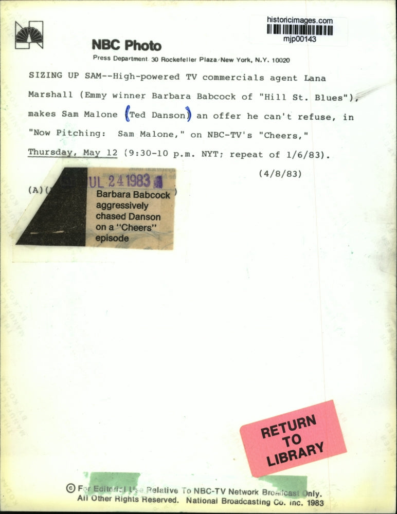 1983 Press Photo Ted Danson and Barbara Babcock in "Cheers" - mjp00143