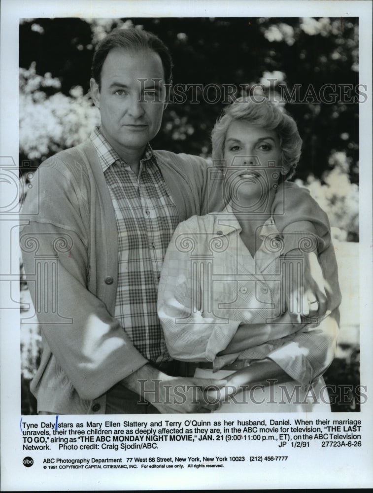 1991 Press Photo Tyne Daly and Terry O&#39;Quinn in &quot;The Last To Go&quot; - mjp00168