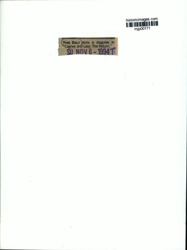 1994 Press Photo Tyne Daly dons a disguise in "Cagney and Lacy: The Return."