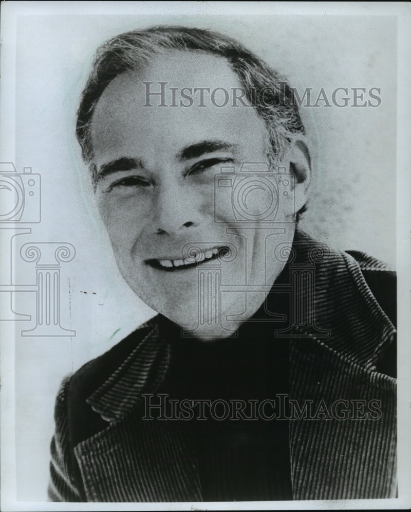 Load image into Gallery viewer, 1980 Press Photo Harve Bennett co-executive producer of The American Girls
