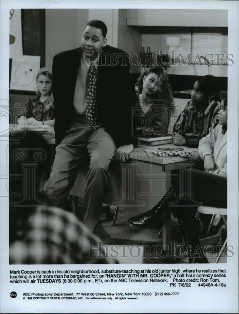 1992 Press Photo Mark Curry in the ABC comedy &quot;Hangin&#39; With Mr. Cooper&quot;- Historic Images