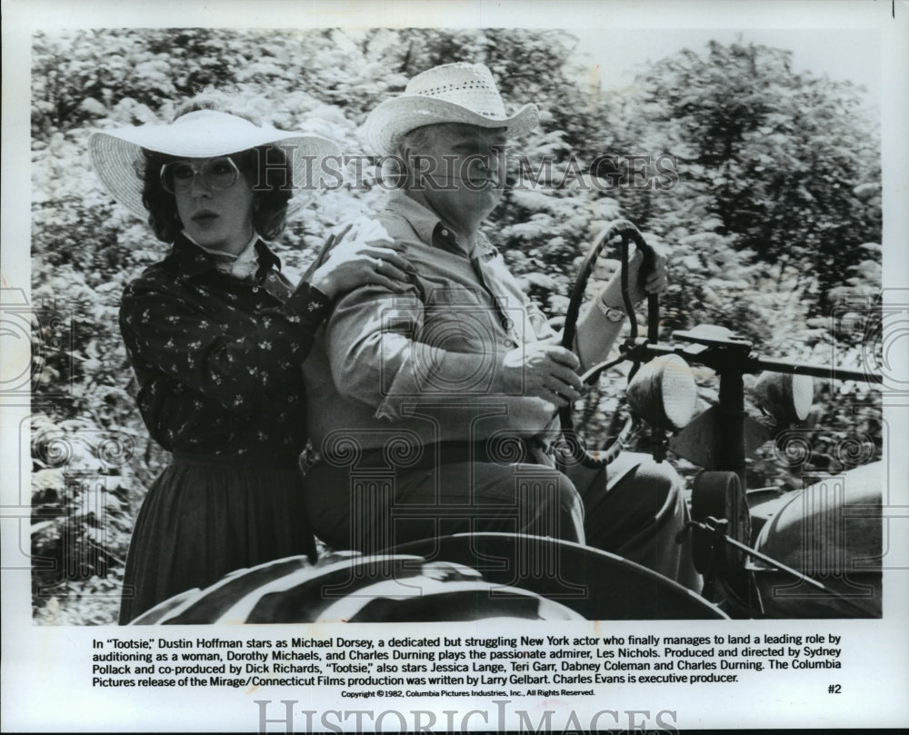 1982 Press Photo Dorothy Michaels and Charles Durning in &quot;Tootsie&quot; - mjp00483- Historic Images
