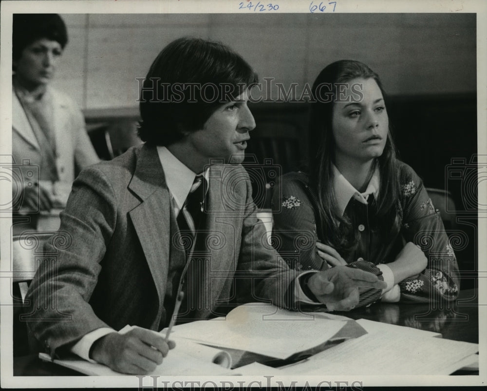 1975 Press Photo Mike Brandon and Susan Dey in &quot;Cage Without a Key&quot; - mjp00608- Historic Images