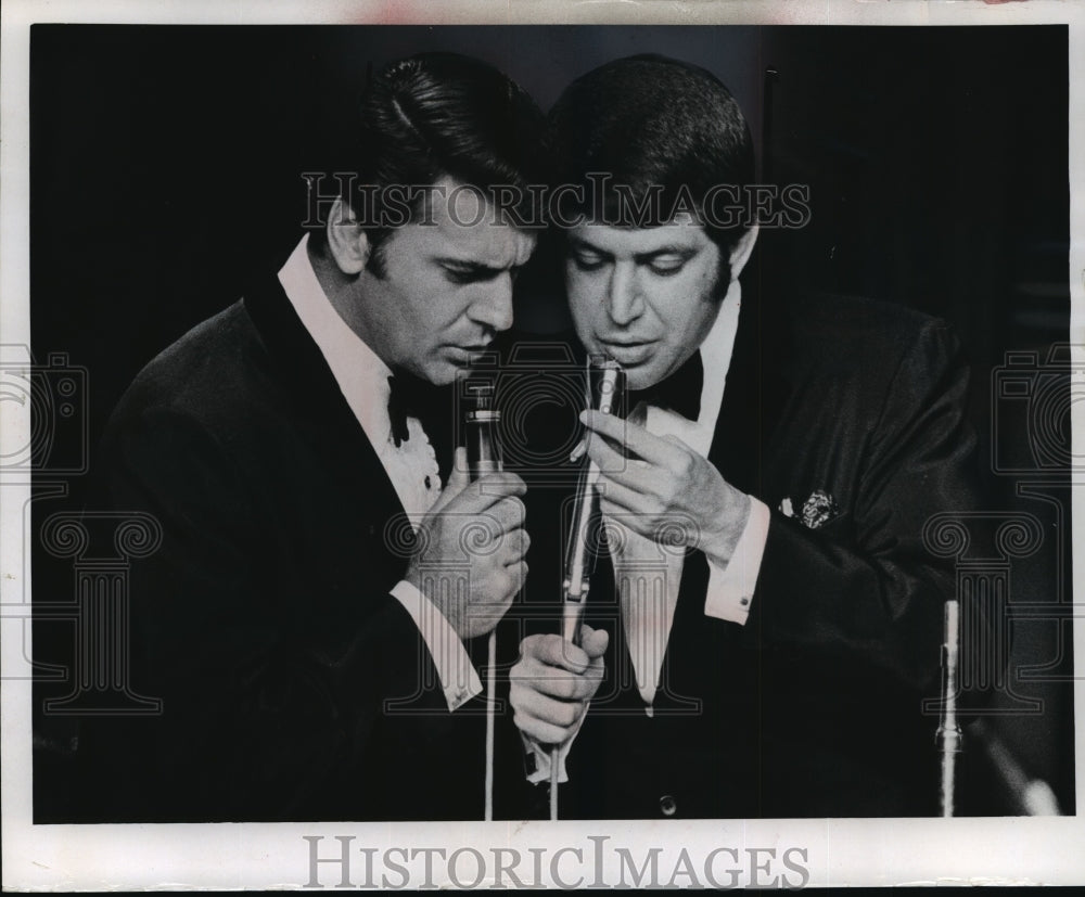 1968 Press Photo Danny Costello and Jerry Grayson singing - mjp01446- Historic Images