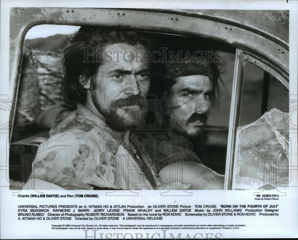 1990 Press Photo Willem Dafoe and Tom Cruise in &quot;Born on the Fourth of July&quot;- Historic Images