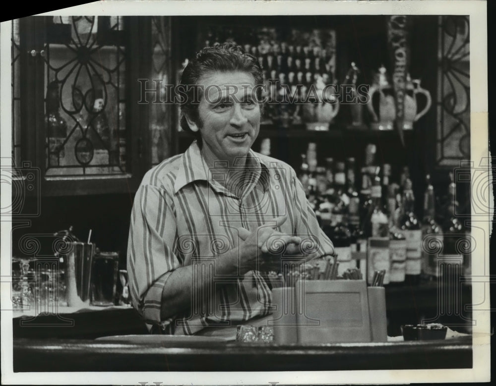 1972 Press Photo Gabriel Dell in "The Corner Bar" - mjp01794