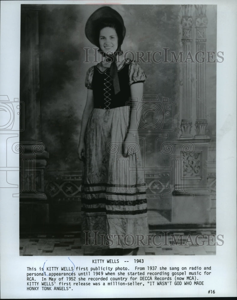 1943 Press Photo Kitty Wells first publicity photo - mjp02226