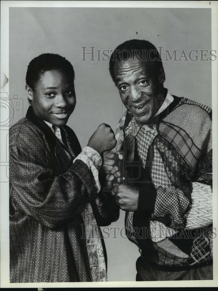 1986 Press Photo Malcolm-Jamal Warner and Bill Cosby in &quot;The Cosby Show&quot;- Historic Images