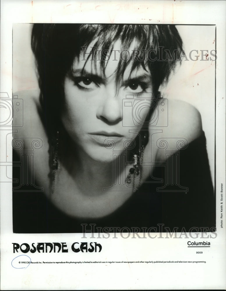 1990 Press Photo Rosanne Cash, singer - mjp02397- Historic Images