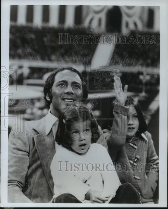 1976 Press Photo Paul Anka with his daughter Anthea Anka - mjp02502- Historic Images