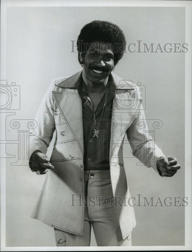 1977 Press Photo Adam Wade, Singer & Actor Will Host Musical Chairs - mjp02879