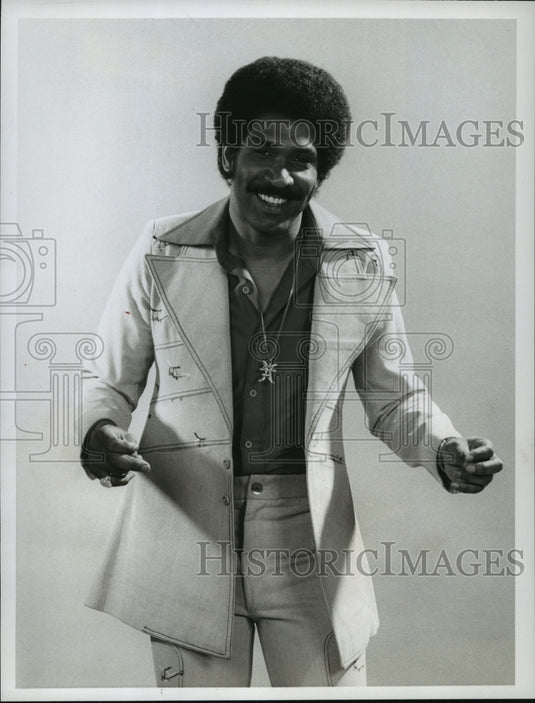1977 Press Photo Adam Wade, Singer & Actor Will Host Musical Chairs - mjp02879