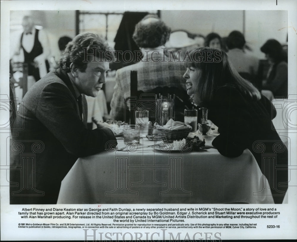 1982 Press Photo Albert Finney and Diane Keaton in &quot;Shoot the Moon&quot; - mjp03156- Historic Images