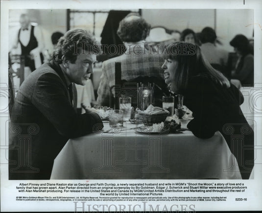 1982 Press Photo Albert Finney and Diane Keaton in "Shoot the Moon" - mjp03156- Historic Images